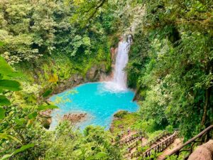 https://soltropical.com/wp-content/uploads/2025/10/RIO-CELESTE-waterfall-steps-300x225.jpg