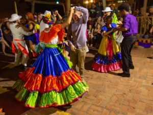 https://soltropical.com/wp-content/uploads/2026/07/mirador-tiquicia-san-jose-dinner-show-5-300x225.jpg